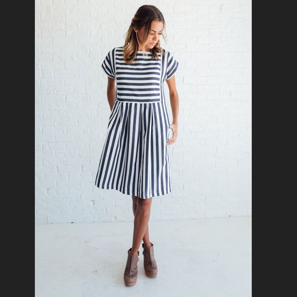 Clad & cloth striped bib dress size small - Picture 4 of 11